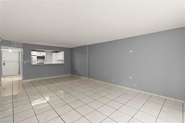 Building Photo - 18151 NE 31st Ct