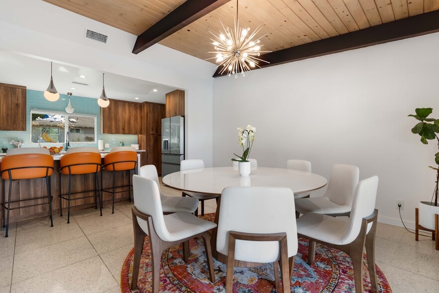 Building Photo - 10405 Ditson St