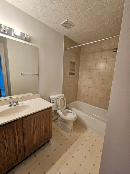 Building Photo - 5308 Castlestone Dr
