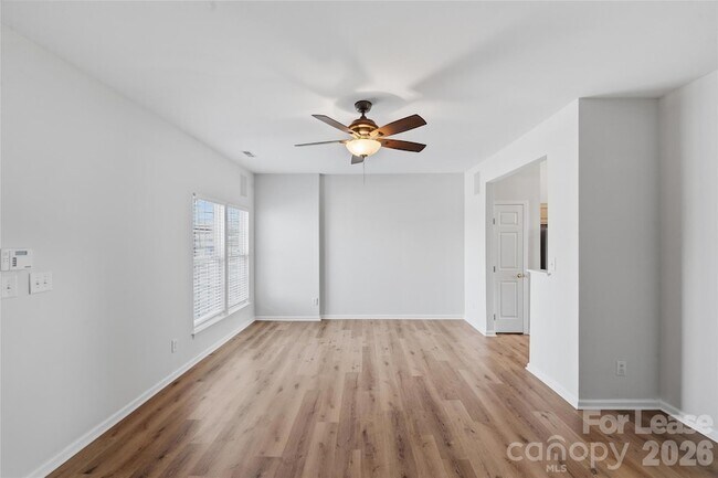 Building Photo - 4957 Sunburst Ln