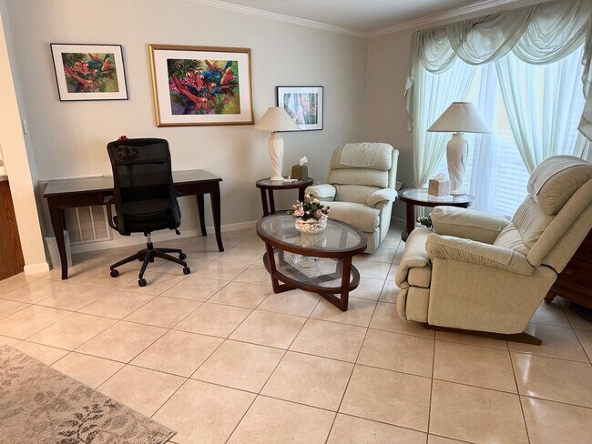 Building Photo - Spacious 3BR Single-Family Home Near Downtown Naples & Beaches