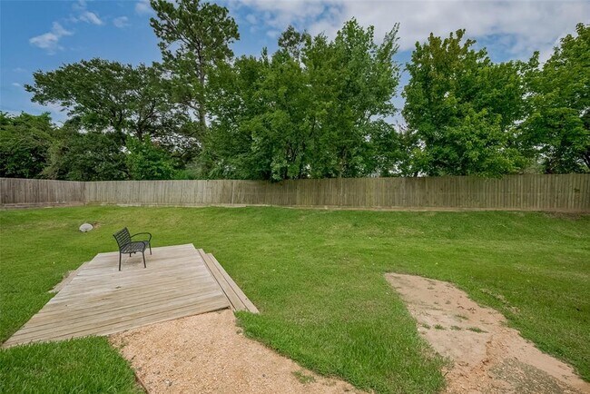 Building Photo - 1111 Bruno Pl