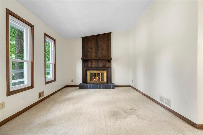 Building Photo - 3260 Creek Hollow Dr