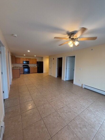 Building Photo - 9 Jenna Ln