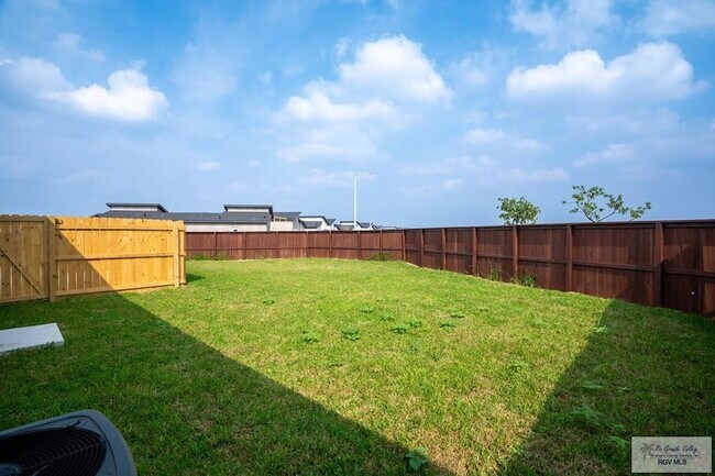 Building Photo - 3508 Hidalgo Cir