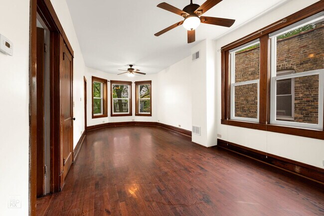 Building Photo - 5115 W Pensacola Ave