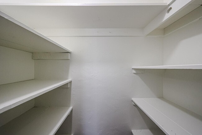 Building Photo - 2816 N 33rd Pl