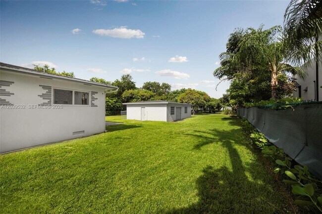 Building Photo - 7840 SW 71st Ave