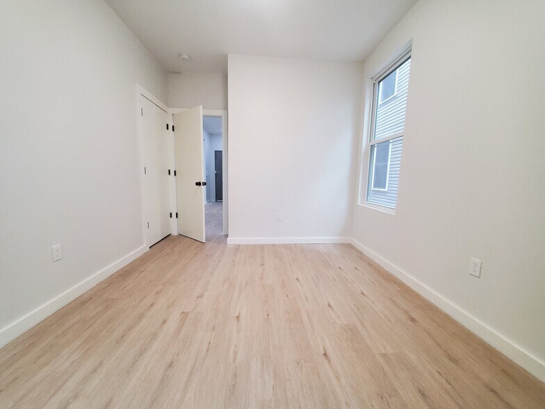 177 Van Nostrand Ave 1R - 174 Van Nostrand Ave