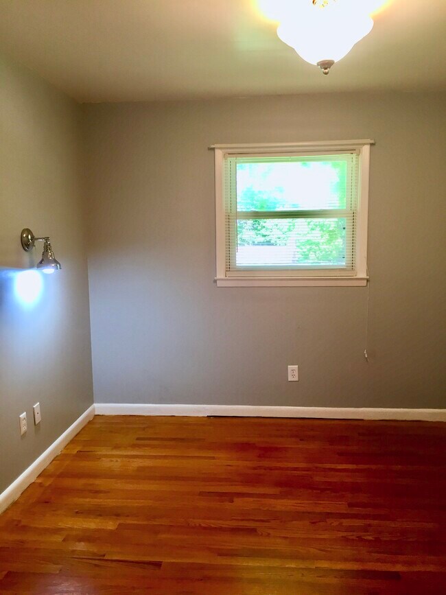 Building Photo - 507 N Gilmer Park