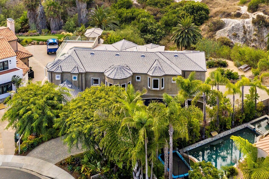 Building Photo - 3811 Vista Blanca