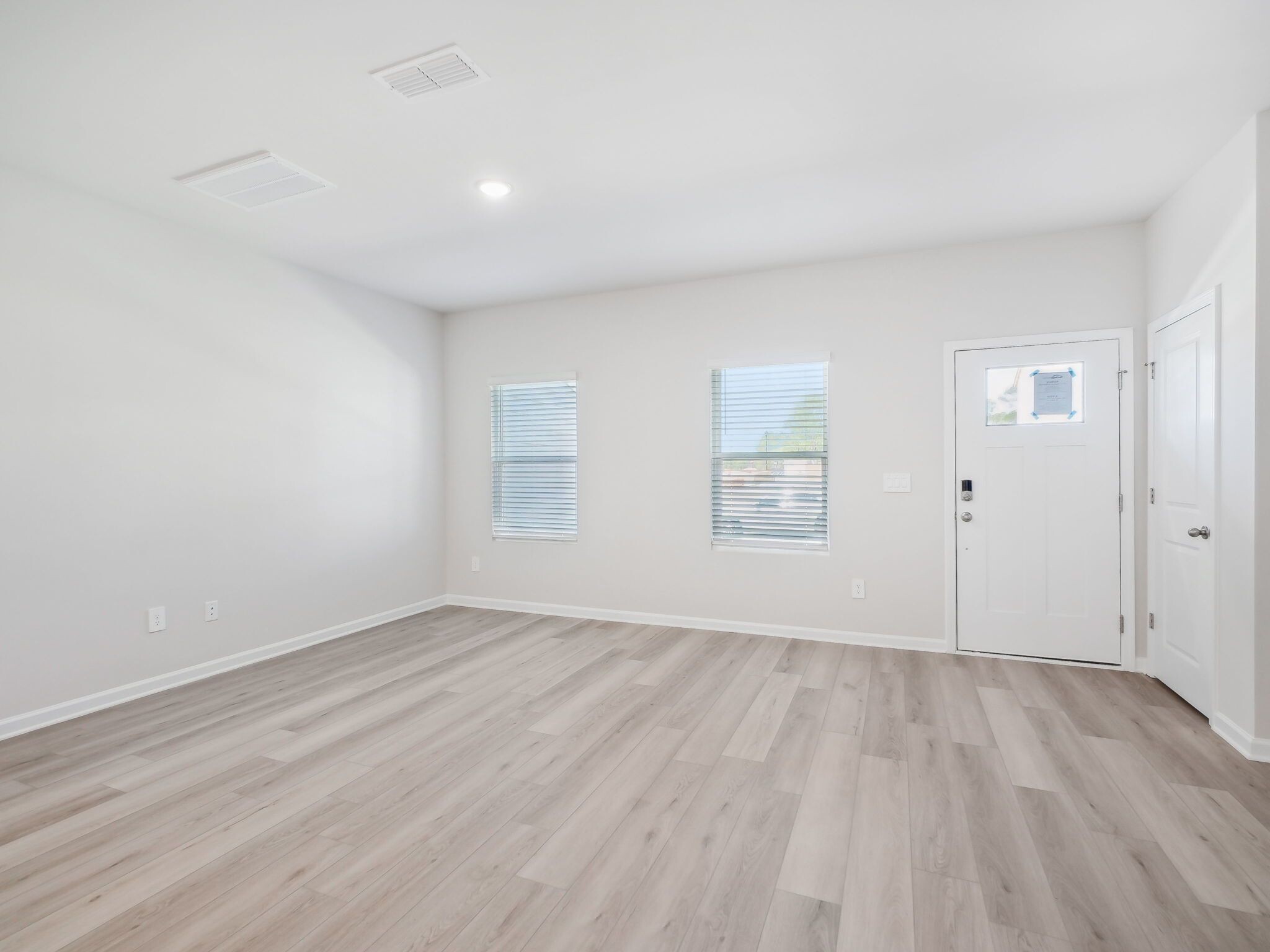 Building Photo - 710 Southland Dr