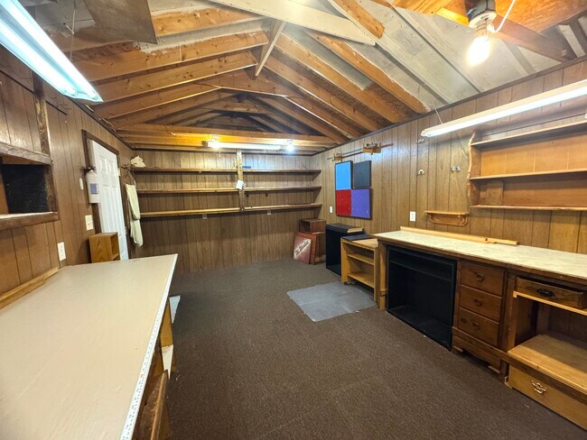 Building Photo - 15 W Worley Ave