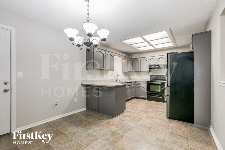 Building Photo - 1709 NE Auburn Dr