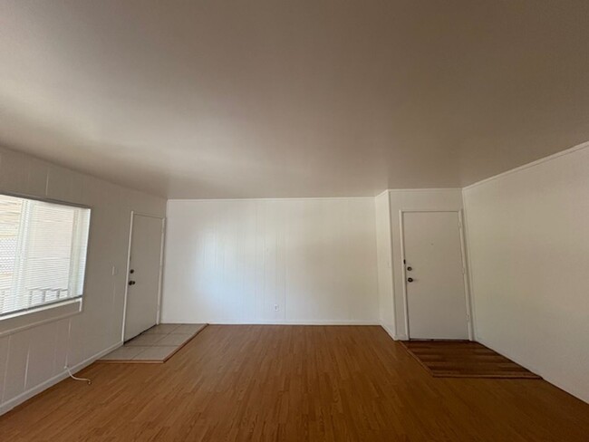 Building Photo - La Mar 4-Plex (25280) (DD)