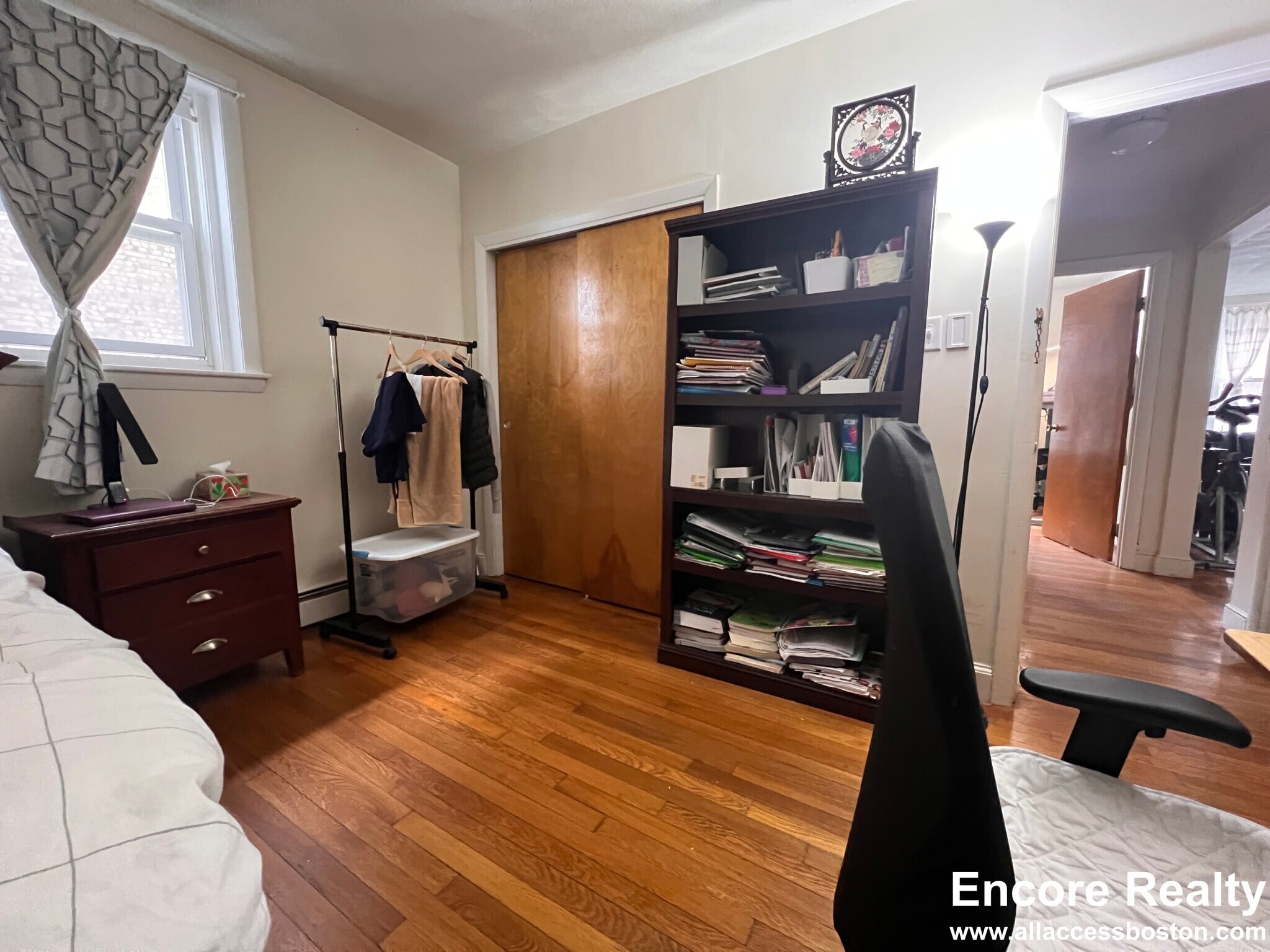 Building Photo - 318 Tappan St