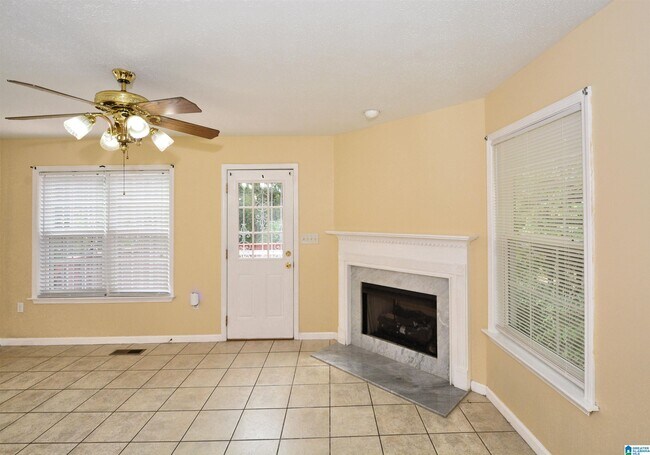Building Photo - 1721 Maralyn Dr