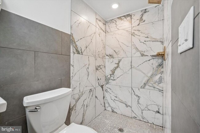 Building Photo - 3958 Mt Vernon St