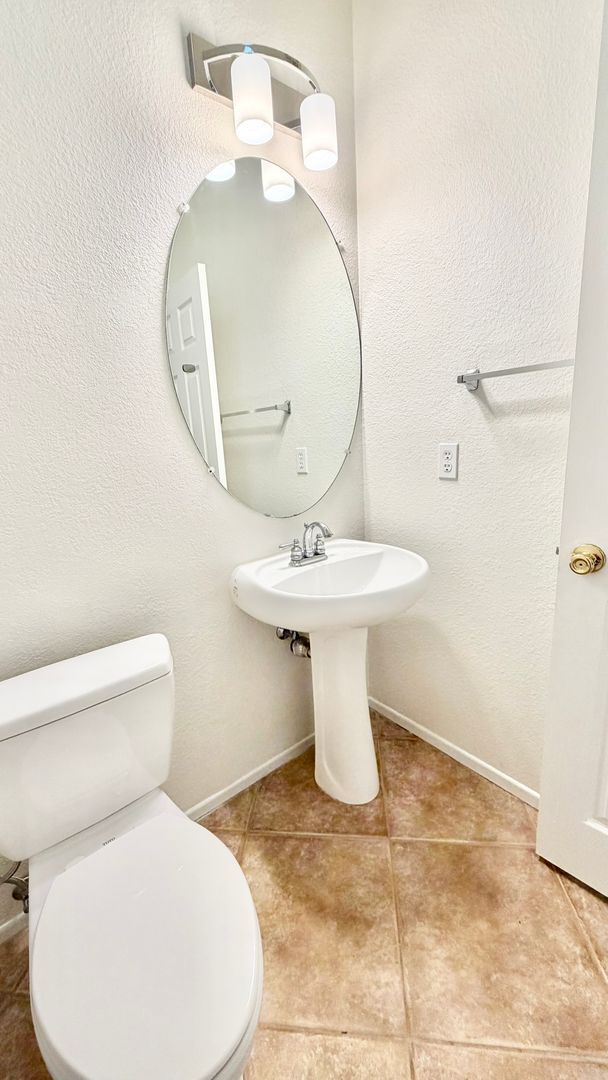 Building Photo - Beautifully Maintained & Spacious Two-Story Home in the Privately-gated Belleza Community of San ...