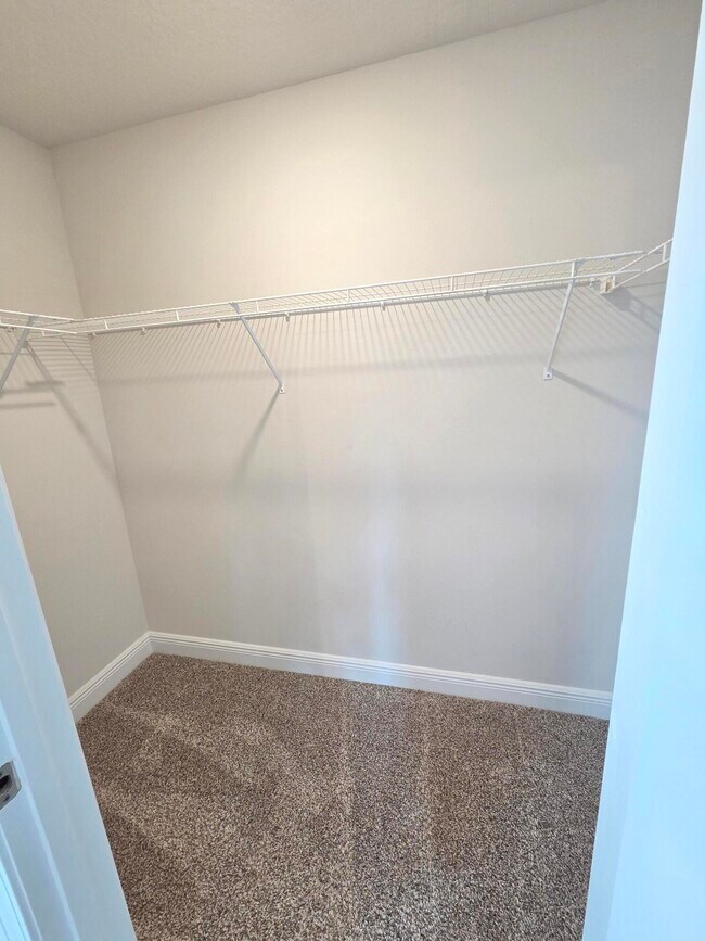 Building Photo - 1030 McLaren Cir