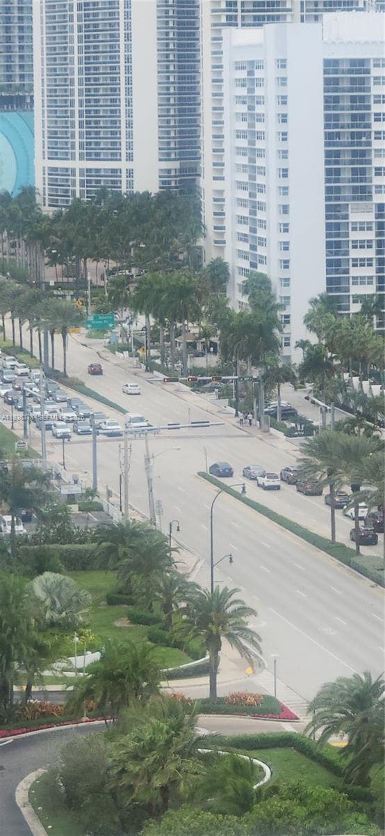 Building Photo - 1985 S Ocean Dr