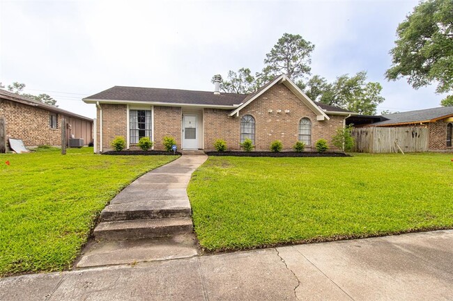 Building Photo - 14226 Morinscott Dr
