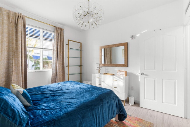 Building Photo - 255 NE 3rd Ave