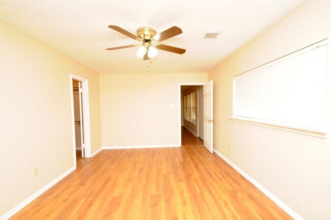 Building Photo - 16503 Canario Dr