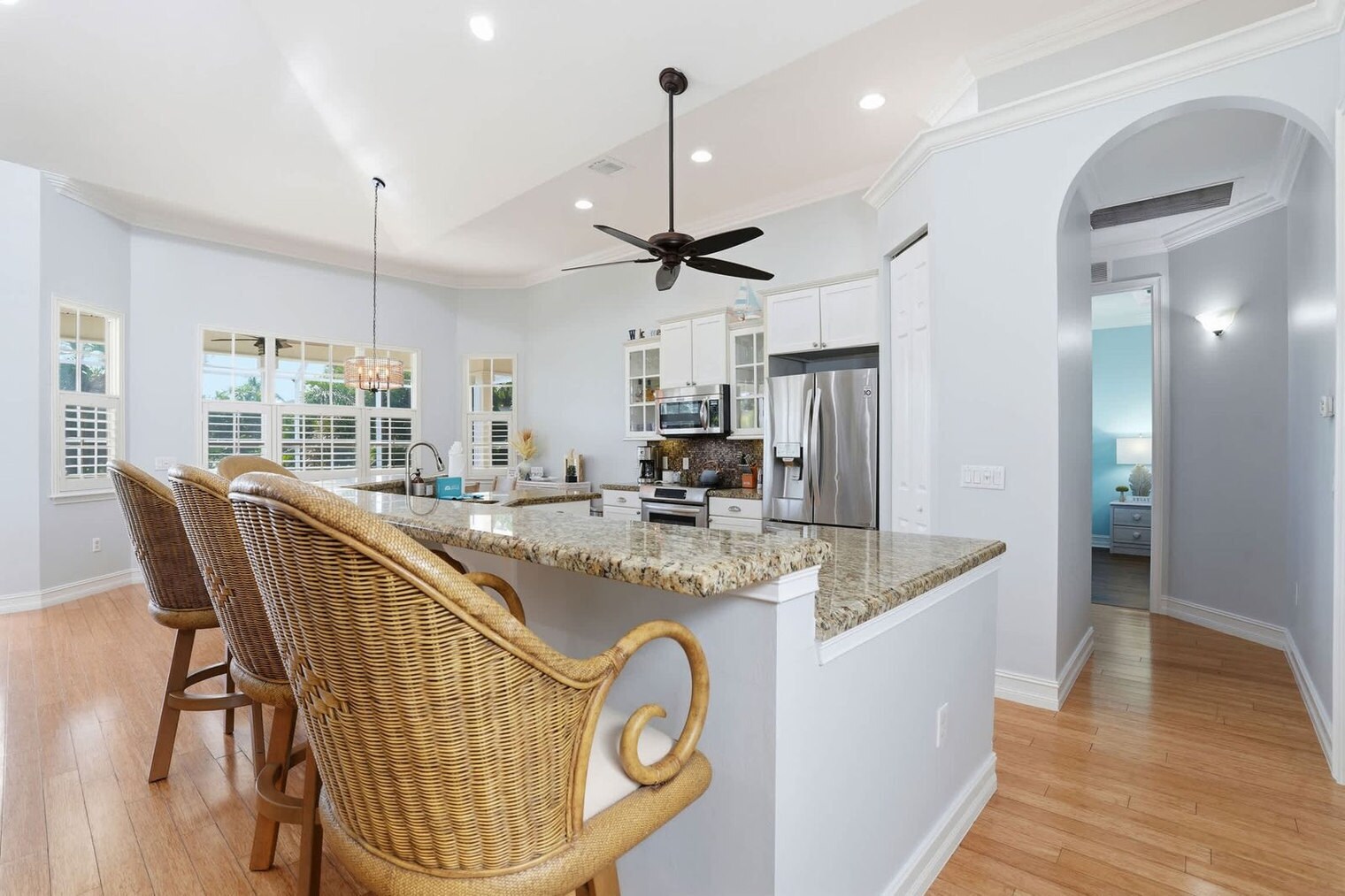 Building Photo - 3011 Pine Tree Dr