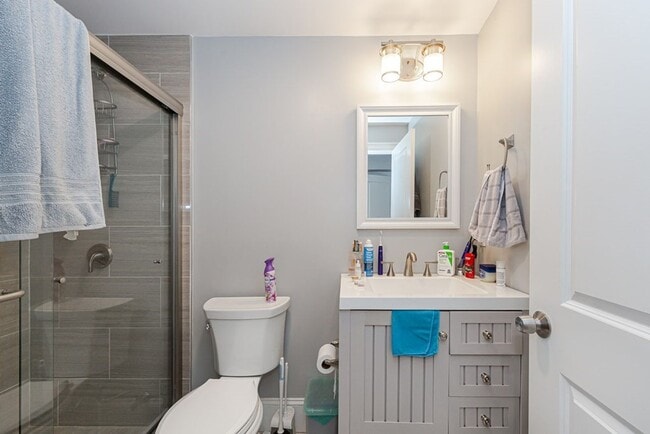 Building Photo - Renovated 3 bed 2 bath in Fort Hill......