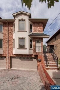 Building Photo - 461 Lawn Ave