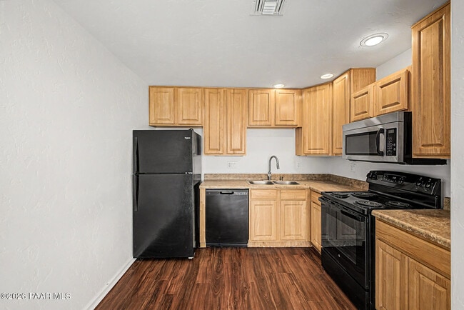 Building Photo - 3136 N Winstel Blvd