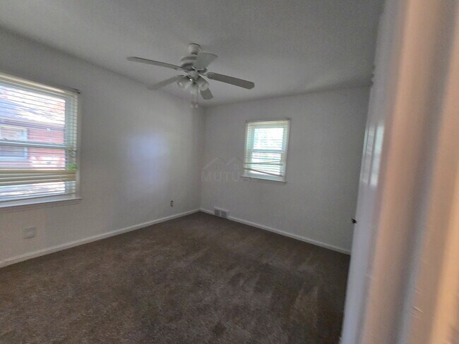 Building Photo - 22419 Fairway Dr