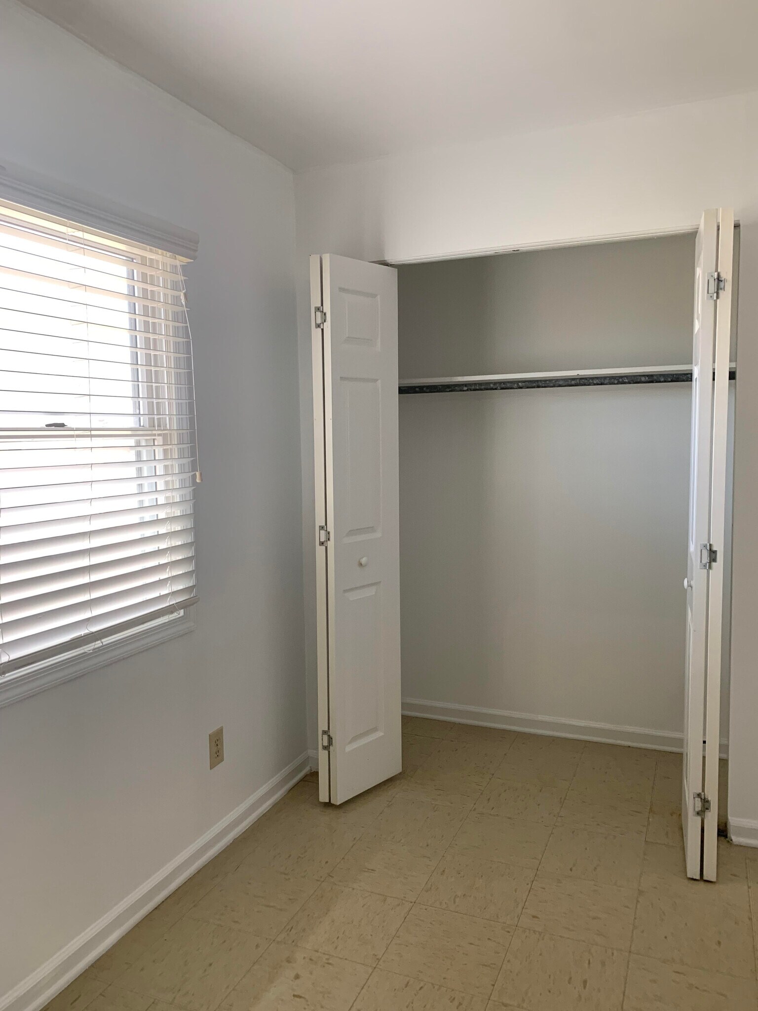 Building Photo - Coastal Park Townehomes
