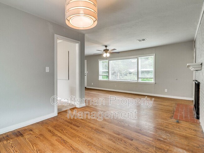 Building Photo - 1414 Oxford Way