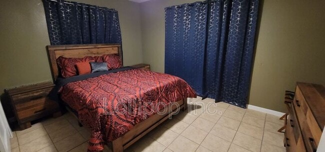 Building Photo - 3425 Rebecca St