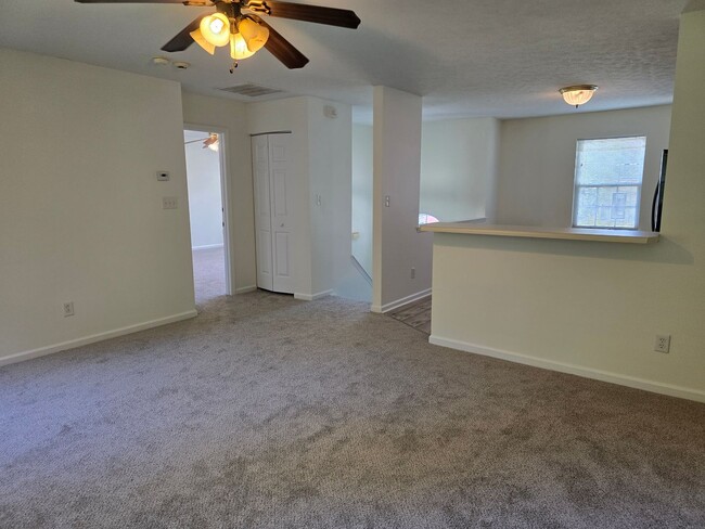 Building Photo - Spacious 3-Bedroom Split Level in Durham c...