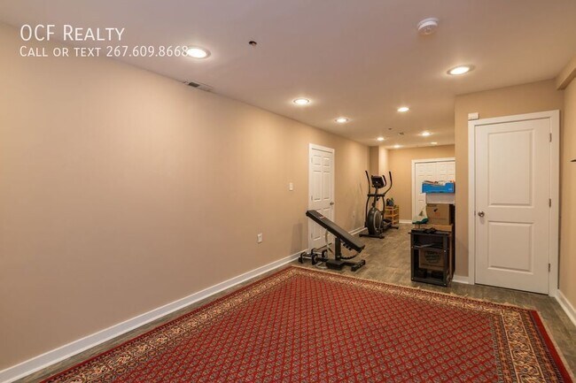 Building Photo - 2029 E Huntingdon St