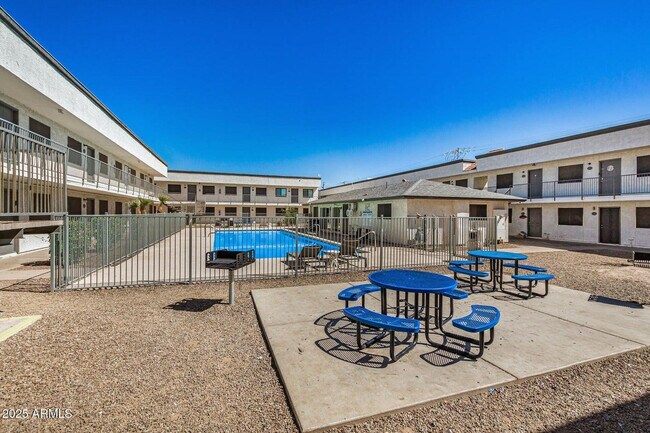 Building Photo - 18202 N Cave Creek Rd