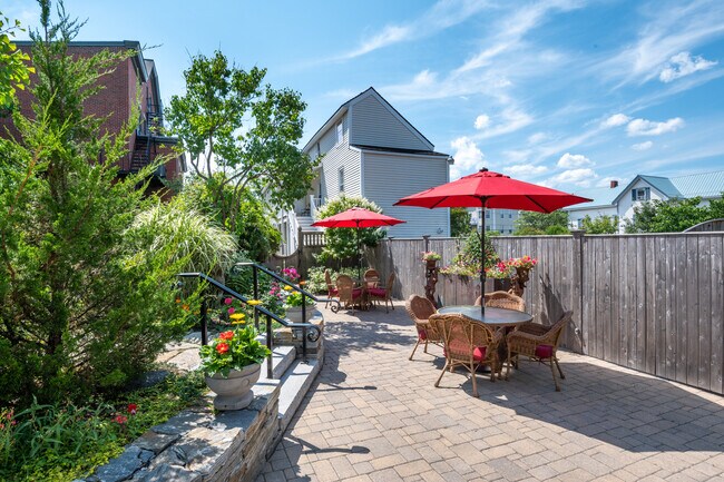 Building Photo - 229 Cumberland Ave