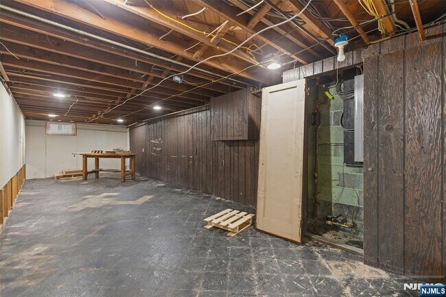 Building Photo - 326 Ramapo Valley Rd