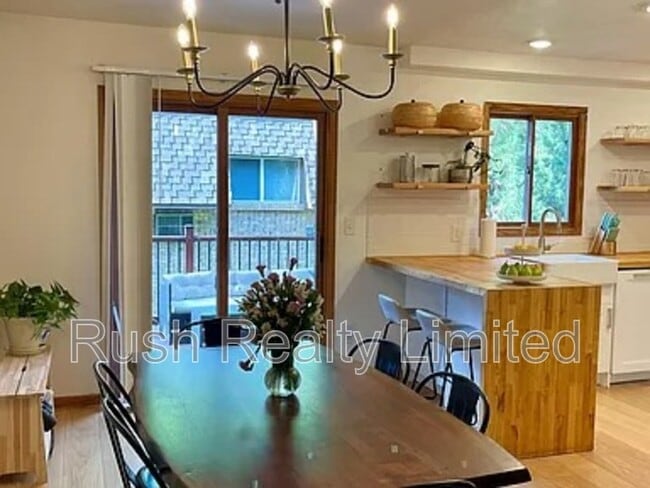 Building Photo - 2657 S University Blvd