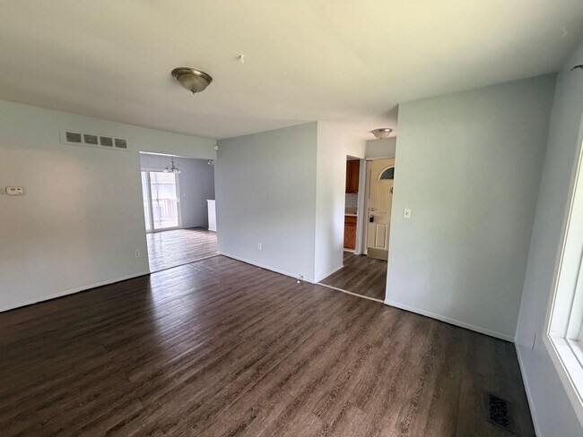 Building Photo - 30058 Halecreek St