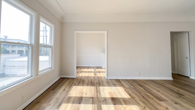 Building Photo - 201 S Alexandria Ave