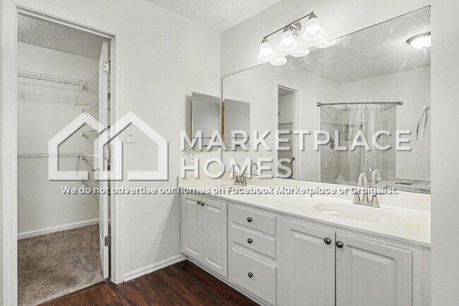 Building Photo - 205 Hunting Ct