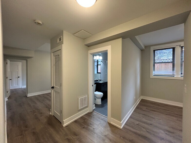 Building Photo - 1128 Maple Ave