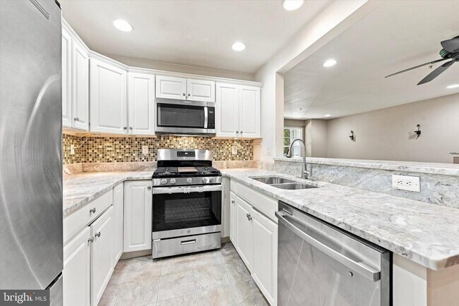 Building Photo - 278 Flagstone Rd