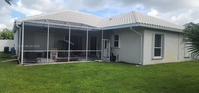Building Photo - 6328 Hatteras Club Dr