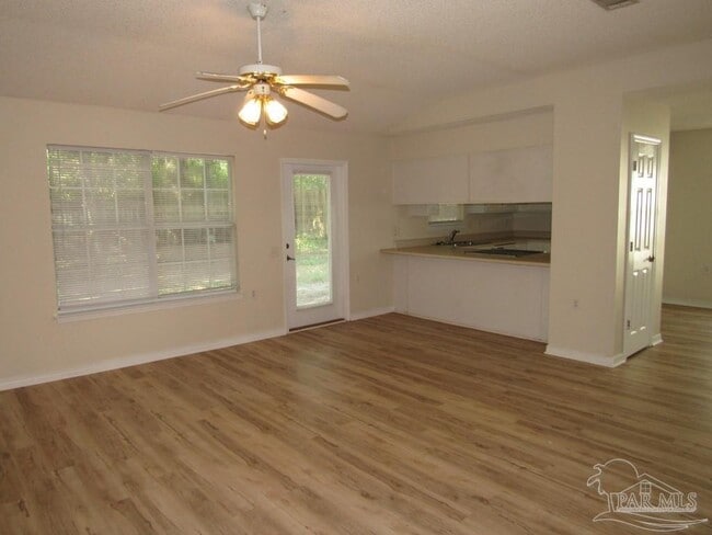 Building Photo - 10156 Crest Ridge Dr