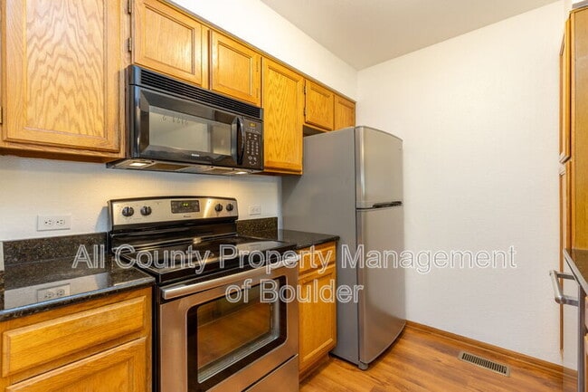 Building Photo - 5056 Buckingham Rd